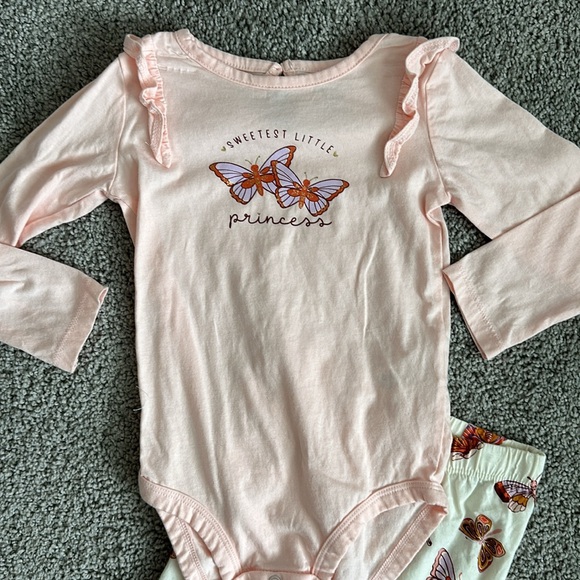 Carters NWOT Baby Girl Long Sleeve Bodysuit Pants Set size 24 months - Picture 2 of 3